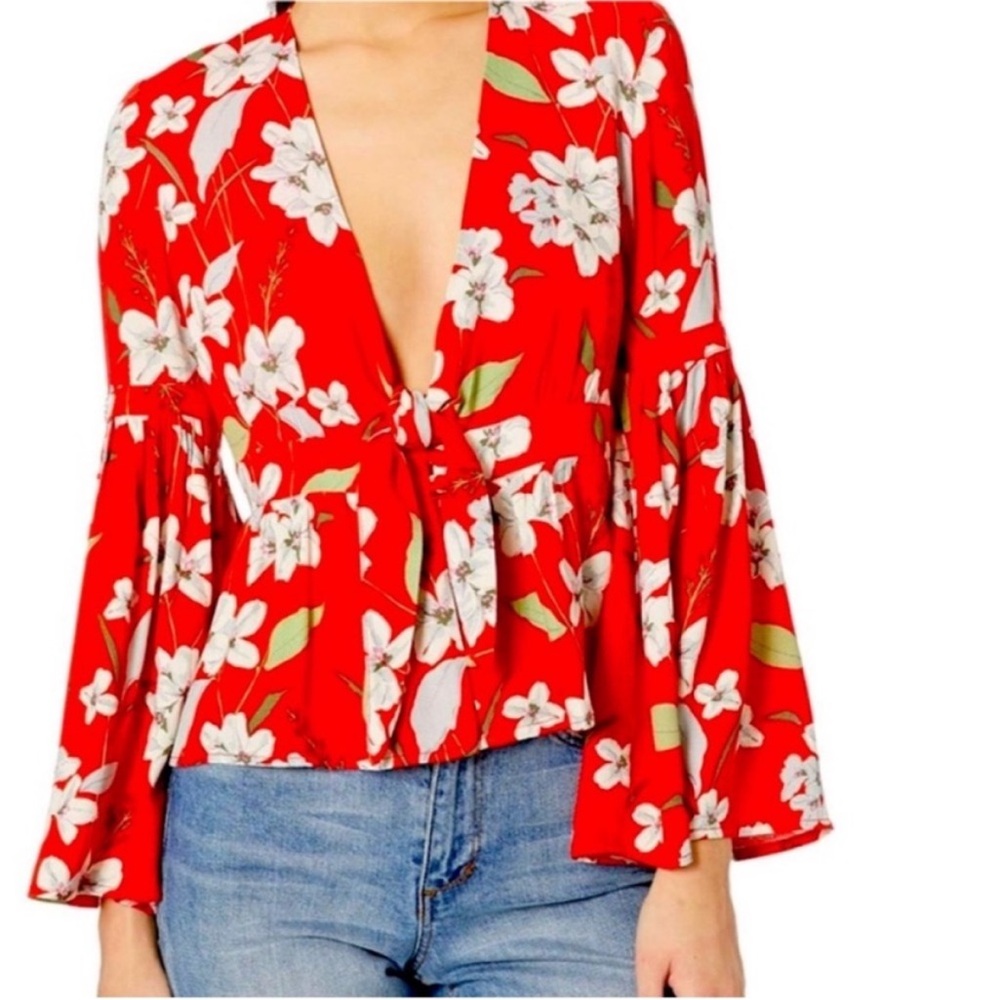 NWT Jack by BB Dakota Floral Bell Sleeve Top